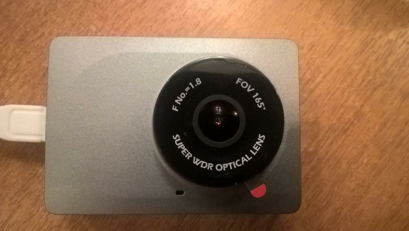 Видеорегистратор Xiaomi Yi Smart Dash Camera серый
