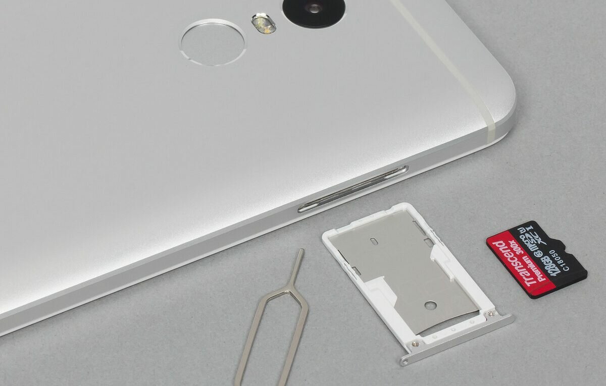 Как правильно вставить сим-карты в телефон Xiaomi